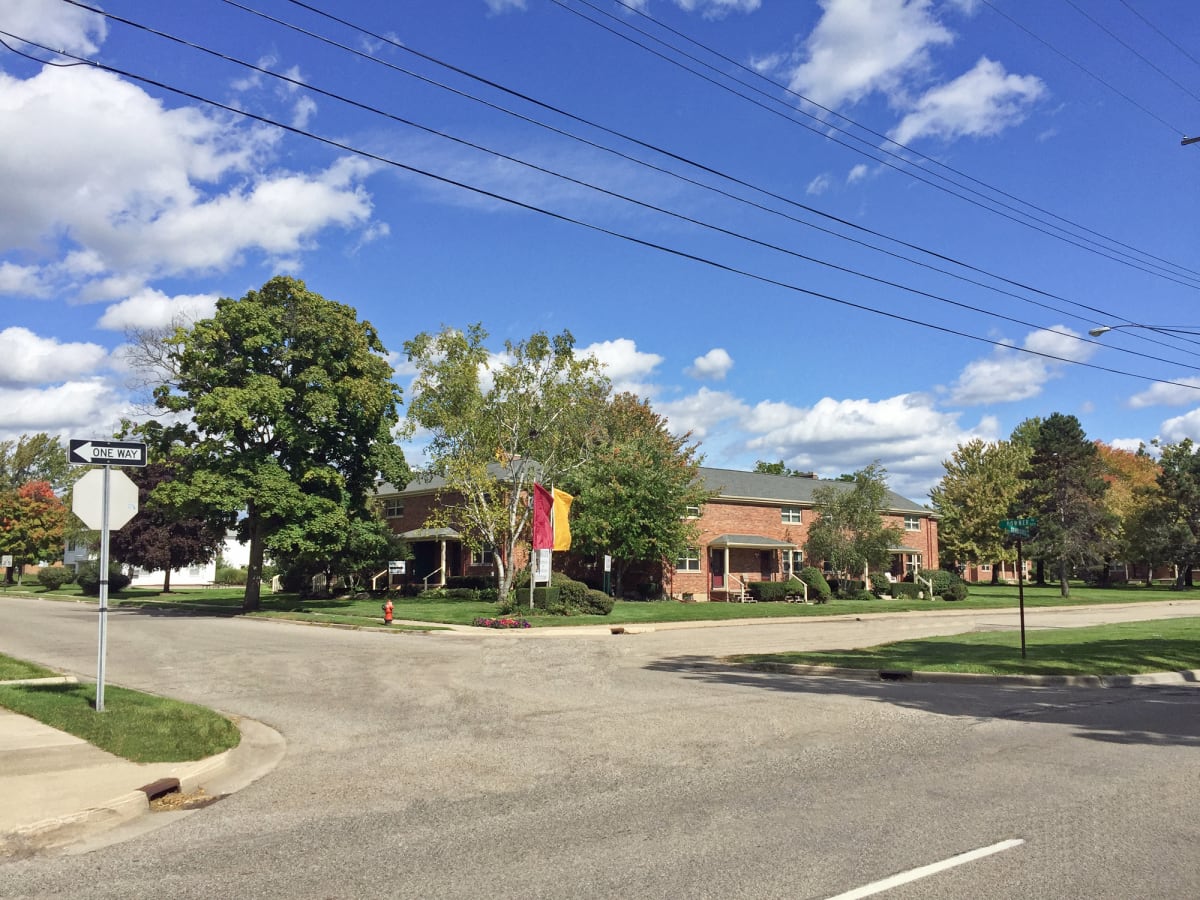Photos and Video of Amber Square Apartments in Lansing, MI